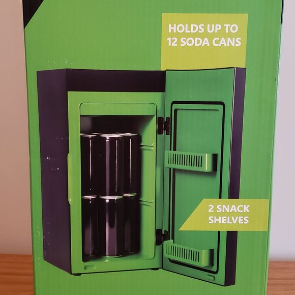 LIMITED EDITION XBOX SERIES X REPLICA  MINI FRIDGE NEW IN THE BOX - Picture 3 of 6